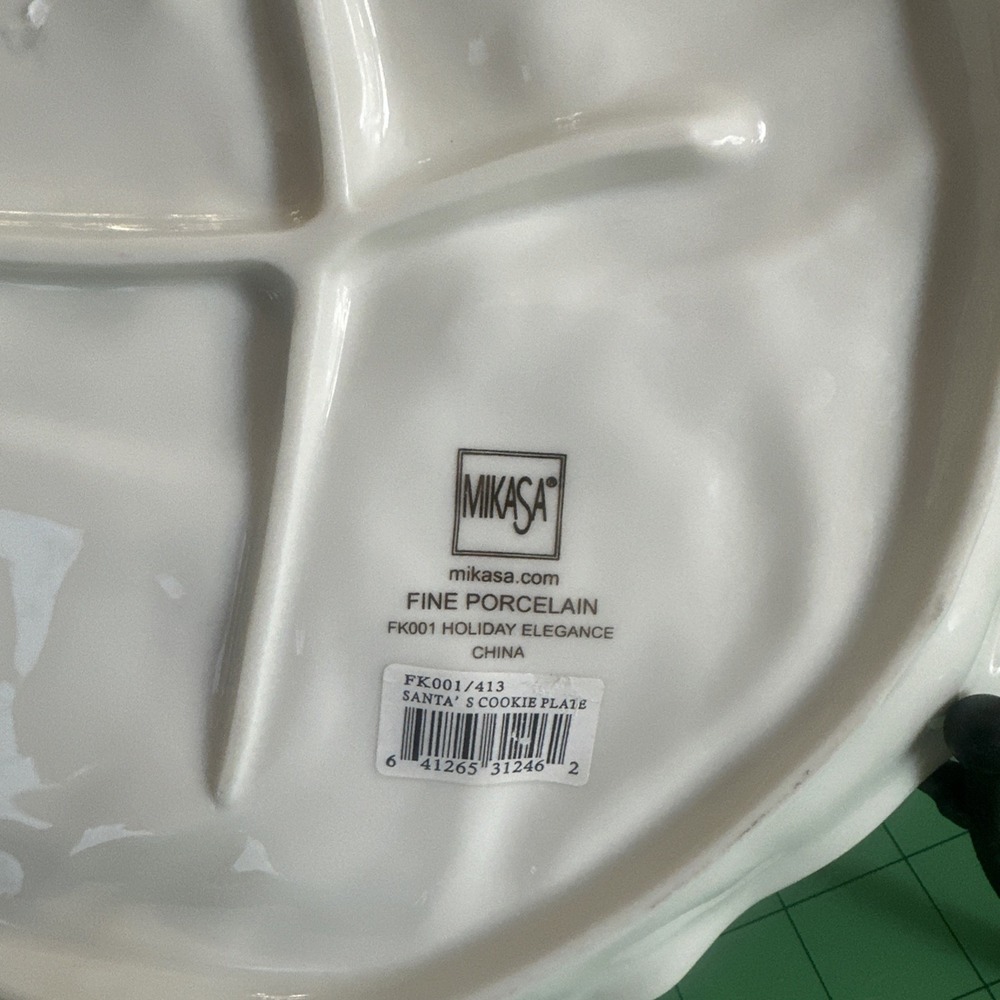 MIKASA Santa Head plate Off white with gold band - Picture 4 of 4